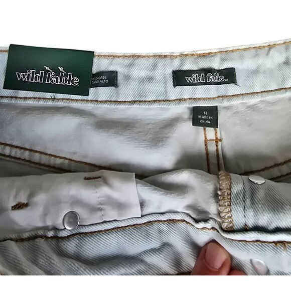 Wild Fable Womens Denim Shorts Light Wash Size 12 Cotton Blend Super High-Rise - Picture 4 of 4